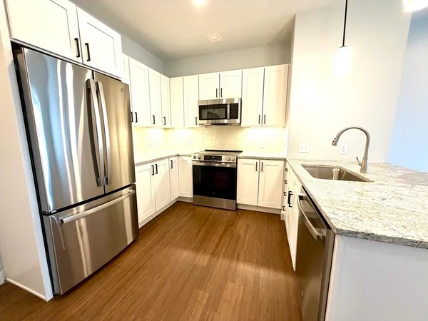$3,250 | 45 East Central Street, Unit 313, Natick, MA 01760