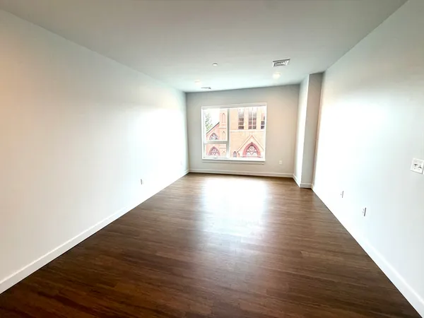 $3,250 | 45 East Central Street, Unit 313, Natick, MA 01760
