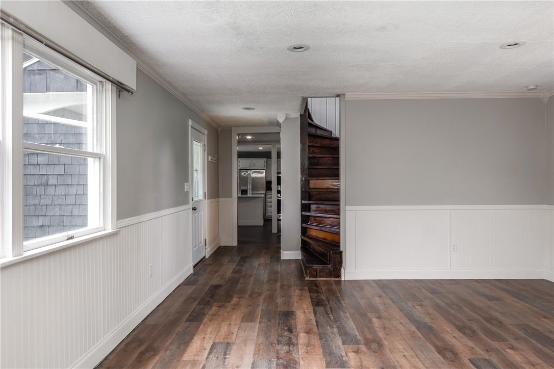 264 Walnut Street Corning, NY 14830 - Photo 11 of 32 Livingroom