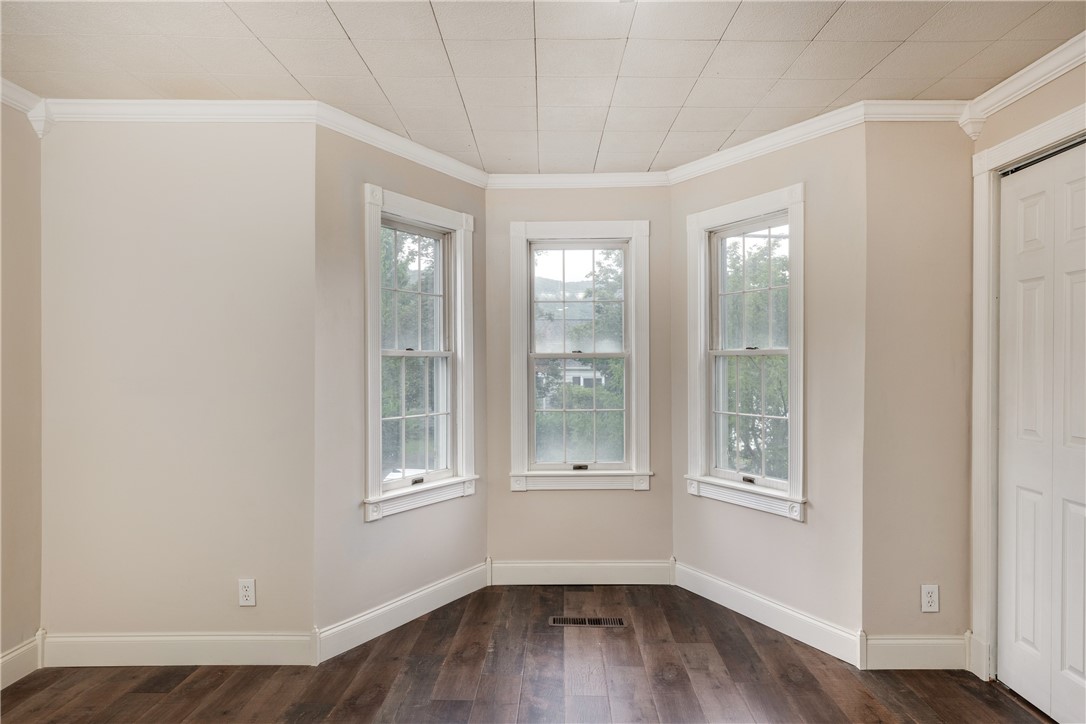 264 Walnut Street Corning, NY 14830 - Photo 21 of 32 Dining Room