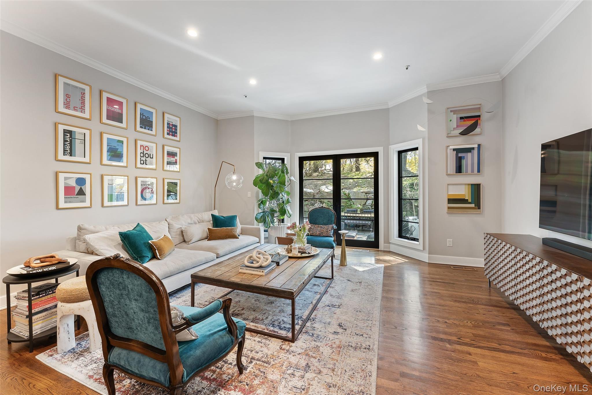 227 Boulder Ridge Road Scarsdale, NY 10583 - Photo 8 of 37 Living room