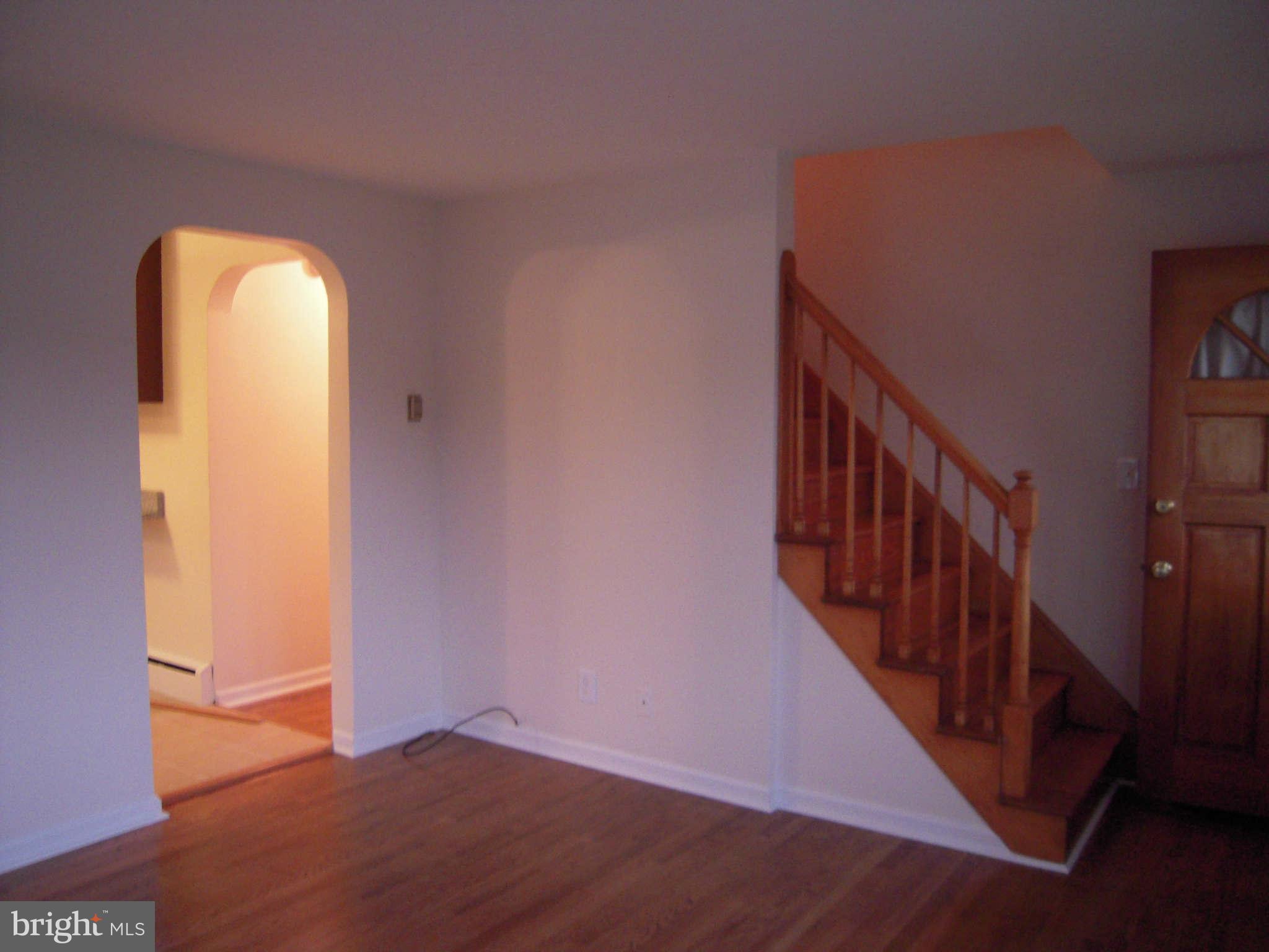 1231 Kendrick Road Baltimore, MD 21237 - Photo 8 of 27 Living Room