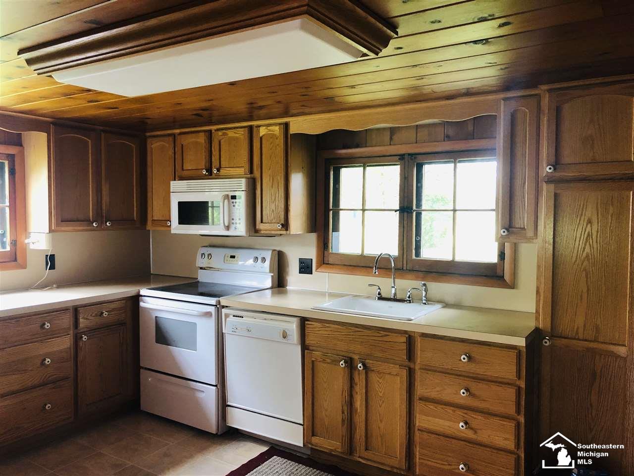 8331 North Custer Road Monroe, MI 48162 - Photo 3 of 15