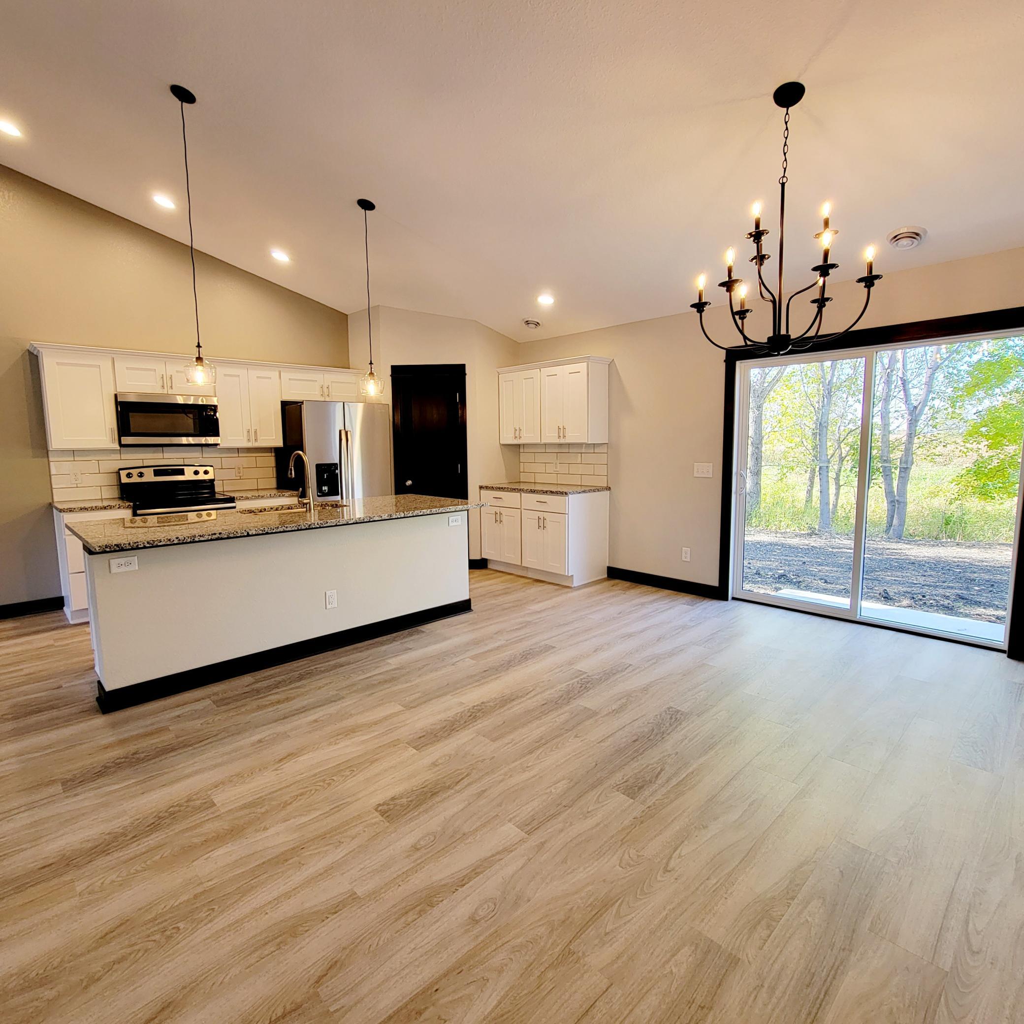 1066 Cullen Street St. Peter, MN 56082 - Photo 4 of 17