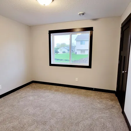 $339,900 | 1066 Cullen Street, St. Peter, MN 56082