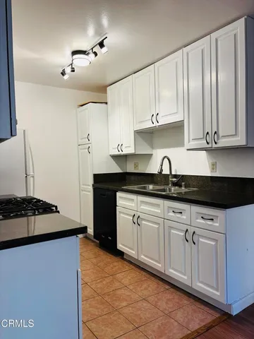 $2,350 | 2750 Piedmont Avenue, Unit 14, Montrose, CA 91020