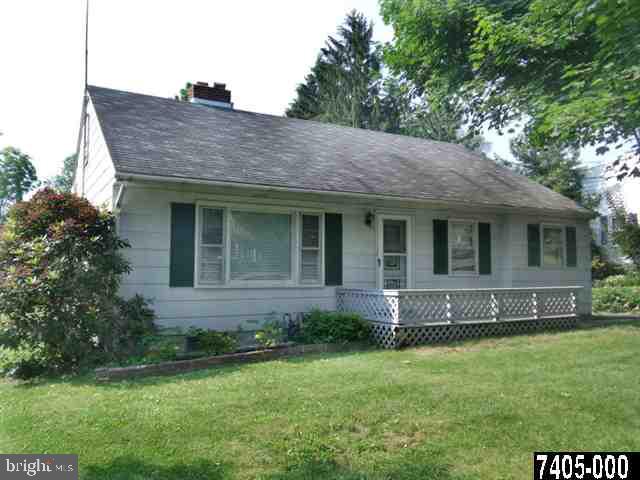 24 Gateway Road York, PA 17403 - Photo 1 of 17 Gallery Image 1