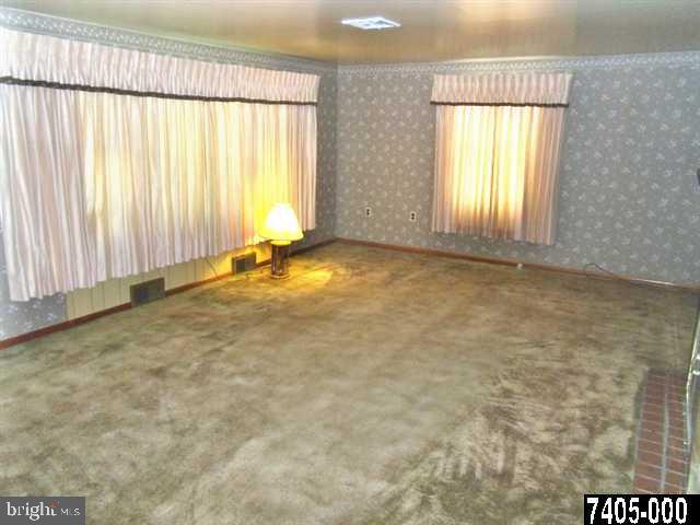 24 Gateway Road York, PA 17403 - Photo 2 of 17 Gallery Image 2