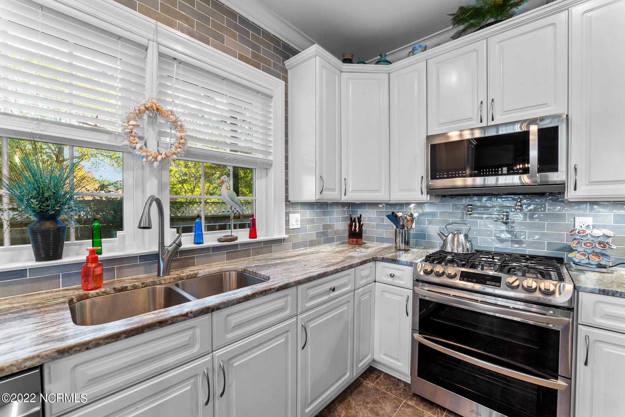 395 Summerfield Road West Roper, NC 27970 - Photo 17 of 70 17- Kitchen