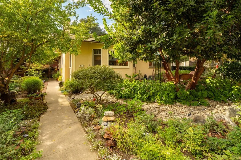 335 Harvard Avenue North Claremont, CA 91711 - Photo 2 of 71 a front view of a house with a yard
