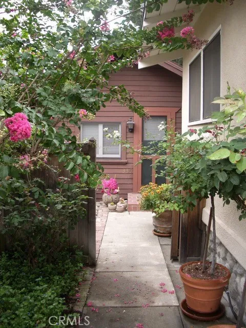 335 Harvard Avenue North Claremont, CA 91711 - Photo 39 of 71 a front view of a house with a porch