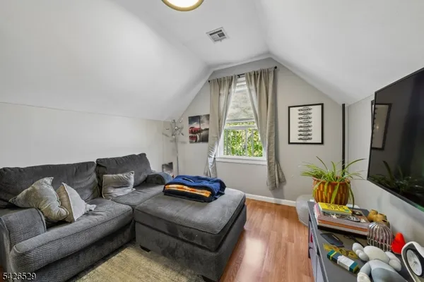 $1,900 | 133 Franklin Avenue, West Orange, NJ 07052