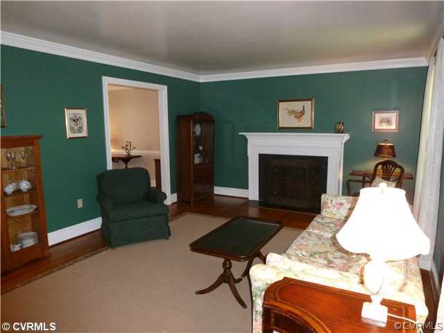 8223 Trabue Road Richmond, VA 23235 - Photo 2 of 12 Living Room
