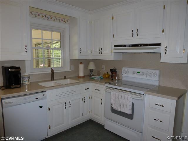 8223 Trabue Road Richmond, VA 23235 - Photo 5 of 12 Kitchen