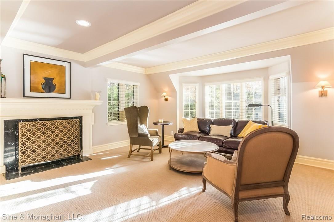72 Touraine Road Grosse Pointe, MI 48236 - Photo 34 of 69 035-Master_Bedroom-3435728-medium.jpg
