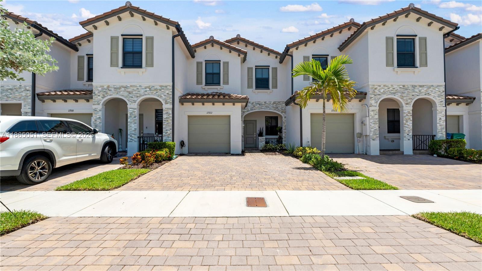 a house view with a outdoor space
