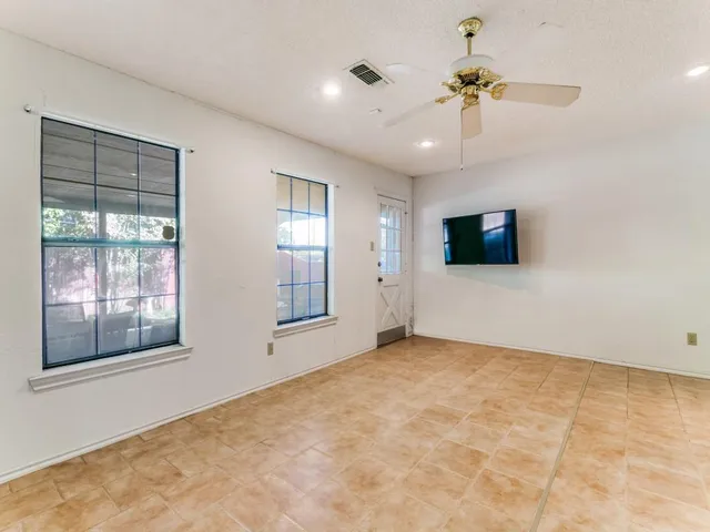 $394,000 | 928 Old Mill Circle, Irving, TX 75061