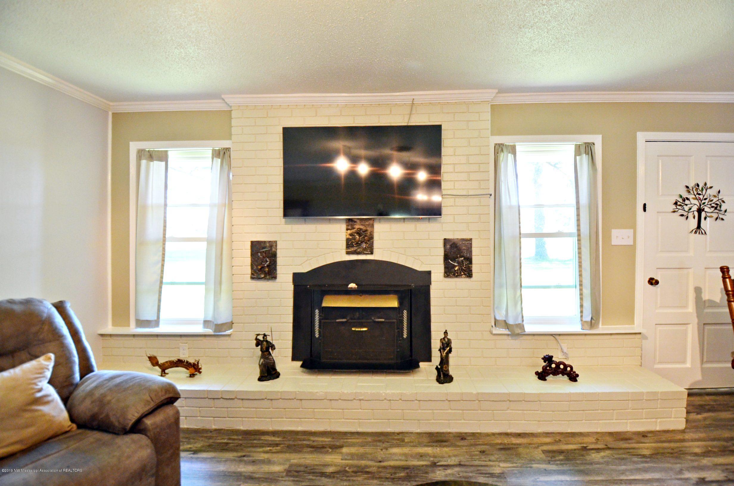 4497 Pleasant Hill Road Olive Branch, MS 38654 - Photo 3 of 31 Fireplace