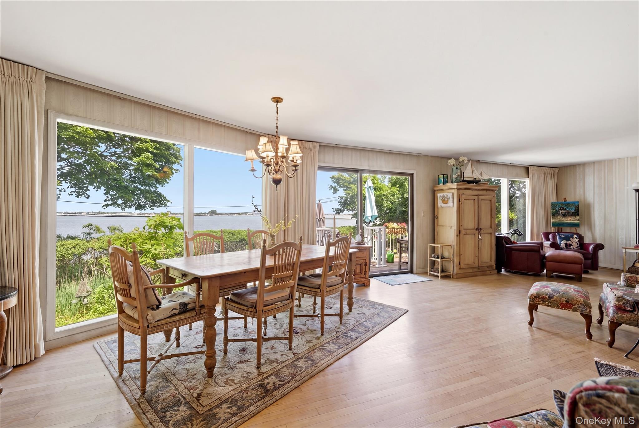 195 Shore Road Mount Sinai, NY 11766 - Photo 4 of 50