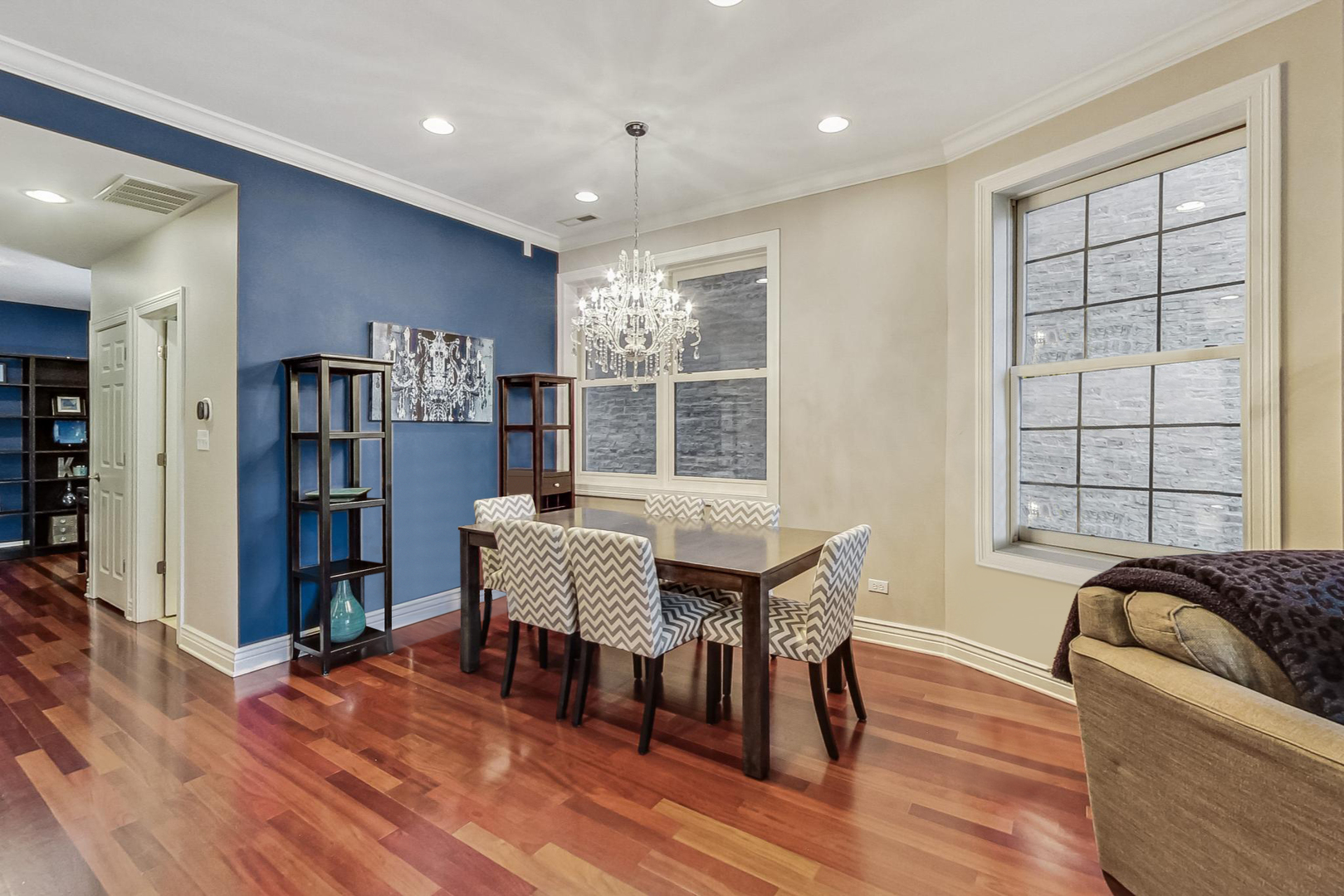 1253 West Addison Street, Unit 2 Chicago, IL 60613 - Photo 7 of 26 Gallery Image 7