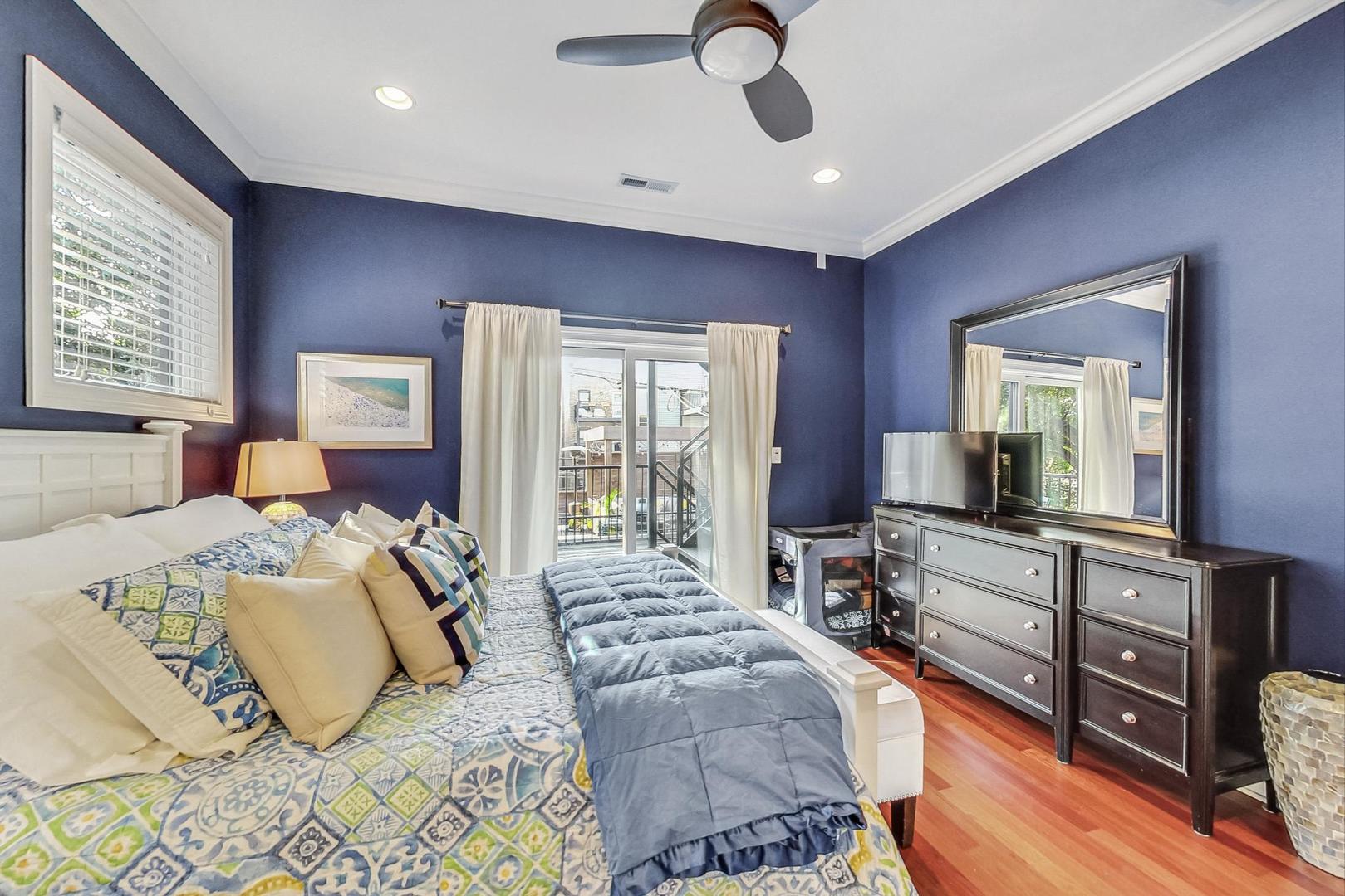 1253 West Addison Street, Unit 2 Chicago, IL 60613 - Photo 10 of 26 Gallery Image 10