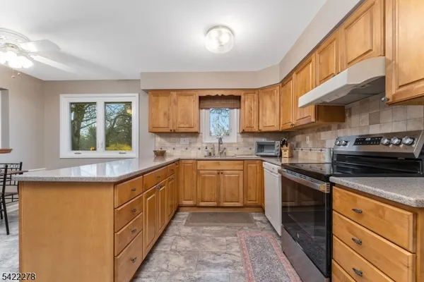 $725,000 | 2 Mountain View Road, Whitehouse Station, NJ 08889