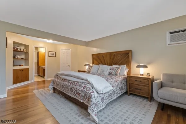 $725,000 | 2 Mountain View Road, Whitehouse Station, NJ 08889