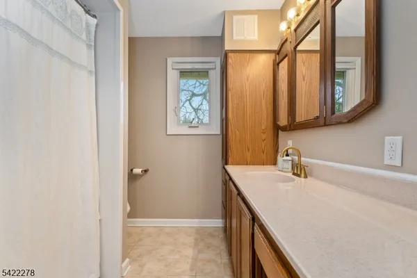 $725,000 | 2 Mountain View Road, Whitehouse Station, NJ 08889