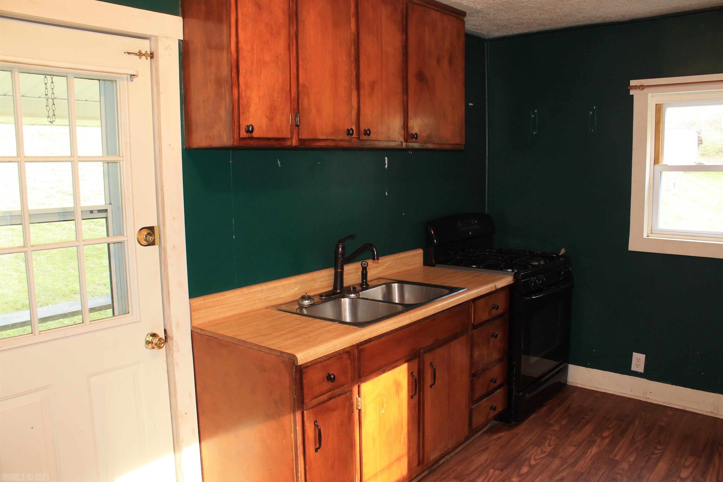 3297 Lowmans Ferry Road Pulaski, VA 24301 - Photo 27 of 33 Gallery Image 27