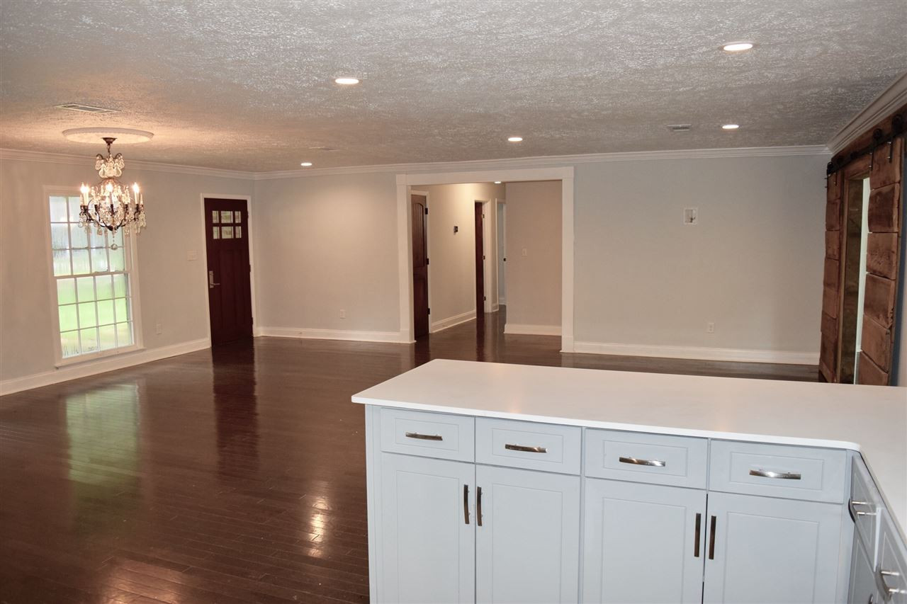 844 Briarfield Road Jackson, MS 39211 - Photo 4 of 18 Photo 4