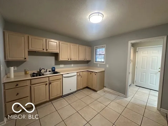 $249,900 | 6055 Stratton Court, Columbus, IN 47203