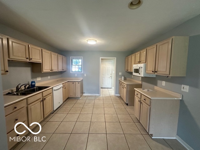 6055 Stratton Court Columbus, IN 47203 - Photo 8 of 29