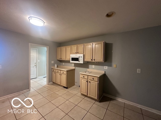 6055 Stratton Court Columbus, IN 47203 - Photo 9 of 29