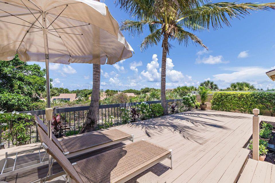 197 Ridge Road Jupiter, FL 33477 - Photo 24 of 30 sunbathing