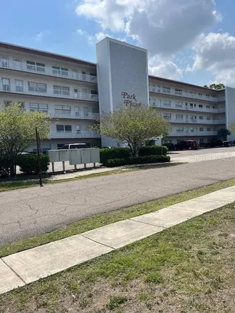 $1,350 | 5060 76th Avenue North, Unit 409, Pinellas Park, FL 33781