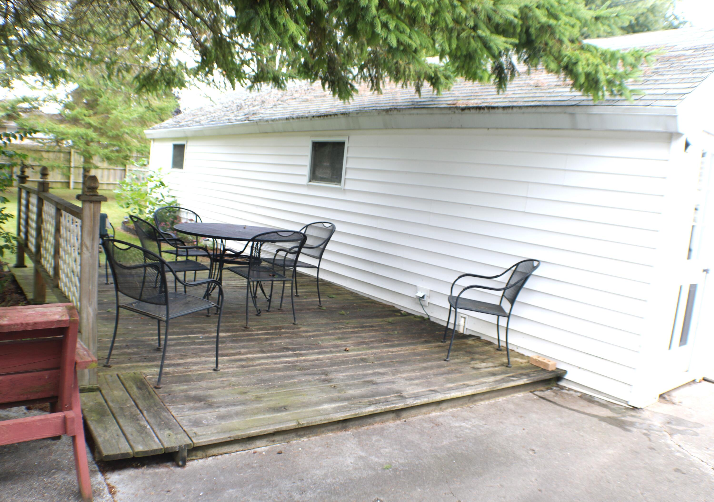 3616 Tannery Road Two Rivers, WI 54241 - Photo 11 of 17 Deck