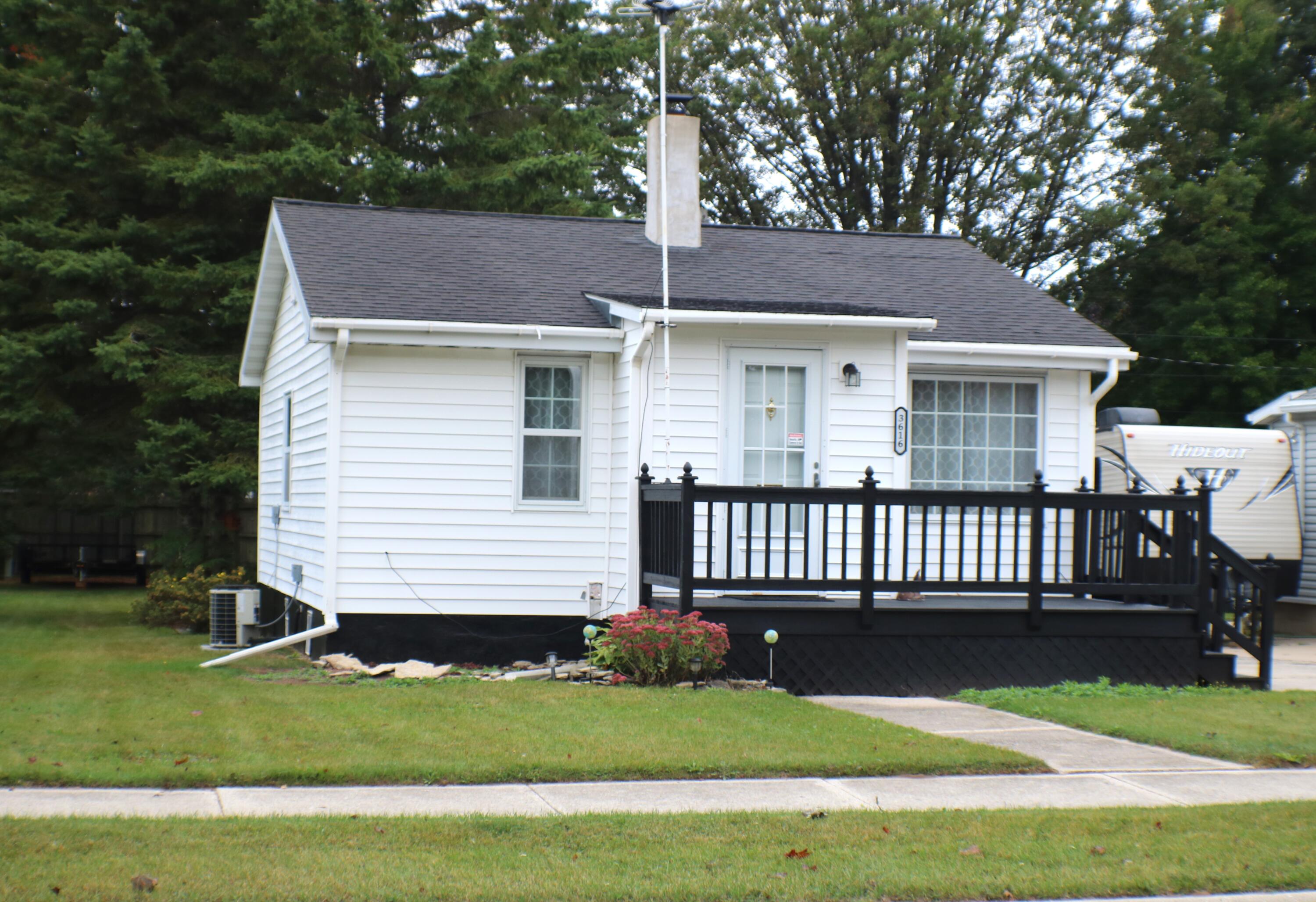 3616 Tannery Road Two Rivers, WI 54241 - Photo 15 of 17 Front Left