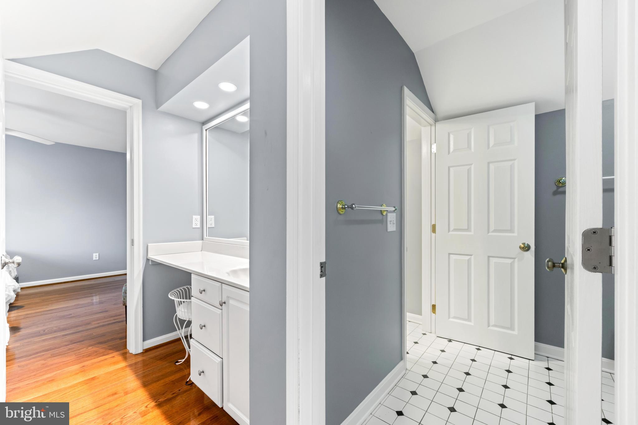 1552 Shipsview Road Annapolis, MD 21409 - Photo 102 of 129 4th bedroom attached full bath