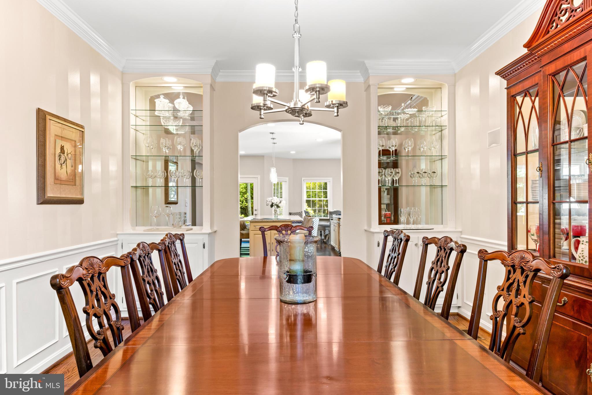 1552 Shipsview Road Annapolis, MD 21409 - Photo 20 of 129 Plenty of space to host a dinner party