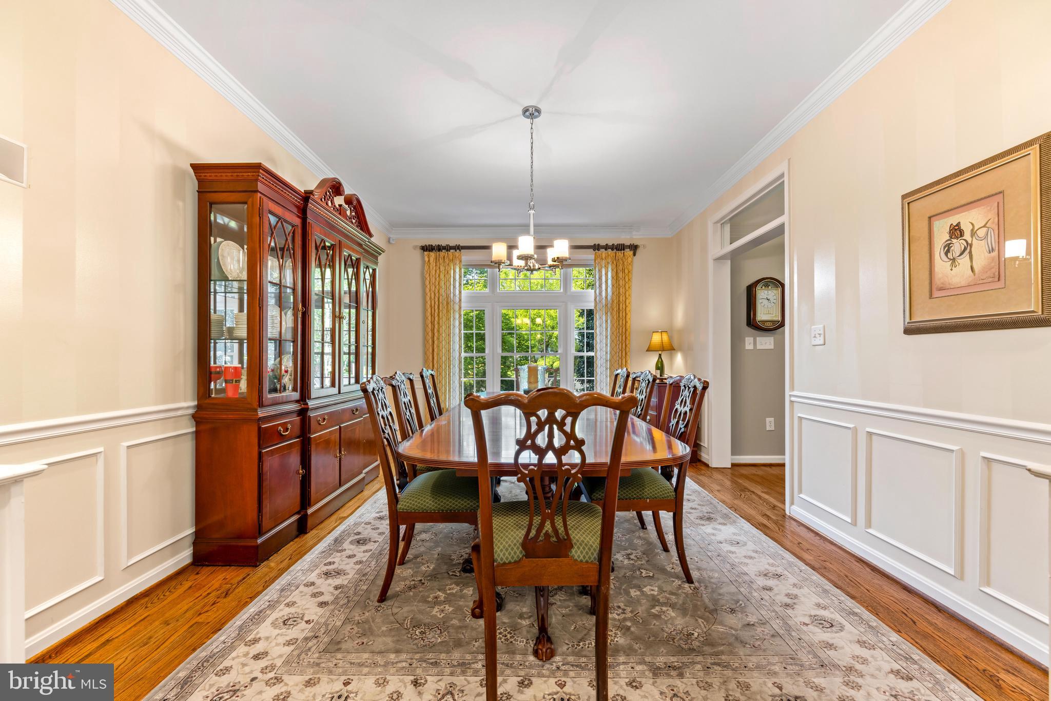 1552 Shipsview Road Annapolis, MD 21409 - Photo 22 of 129 Notice the molding/picture framing details