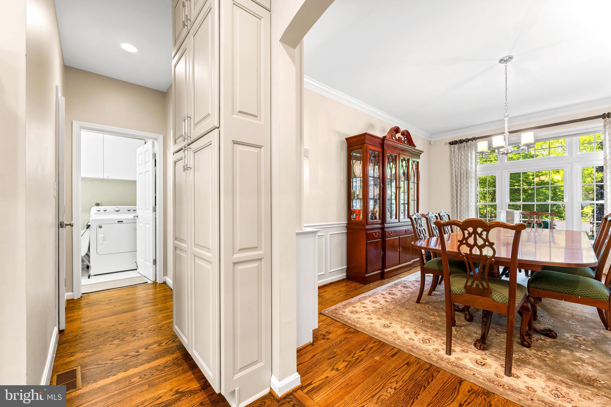 1552 Shipsview Road Annapolis, MD 21409 - Photo 23 of 129 Large main floor laundry room off Kitchen