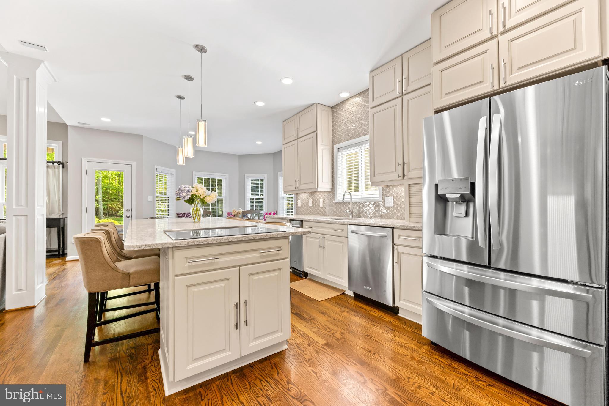 1552 Shipsview Road Annapolis, MD 21409 - Photo 27 of 129 High-end SS appliances and custom cabinets