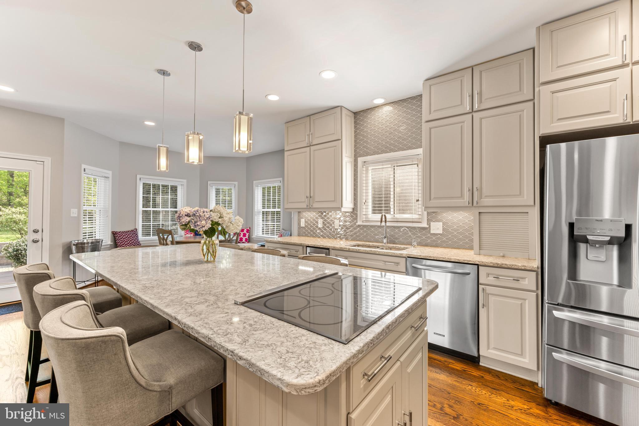 1552 Shipsview Road Annapolis, MD 21409 - Photo 30 of 129 Huge Island w/plenty of seating/storage