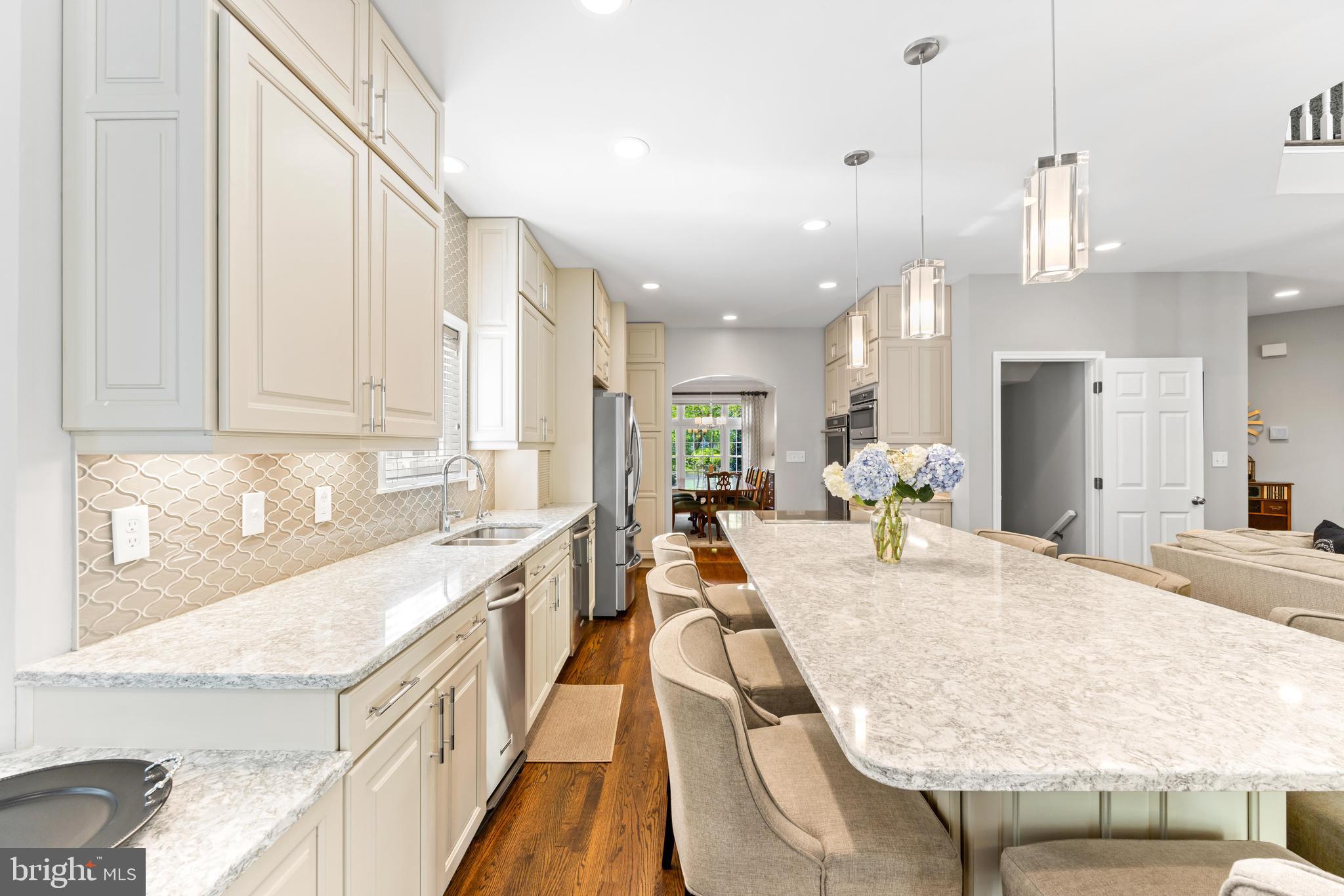1552 Shipsview Road Annapolis, MD 21409 - Photo 32 of 129 Quartz countertops/ custom cabinets