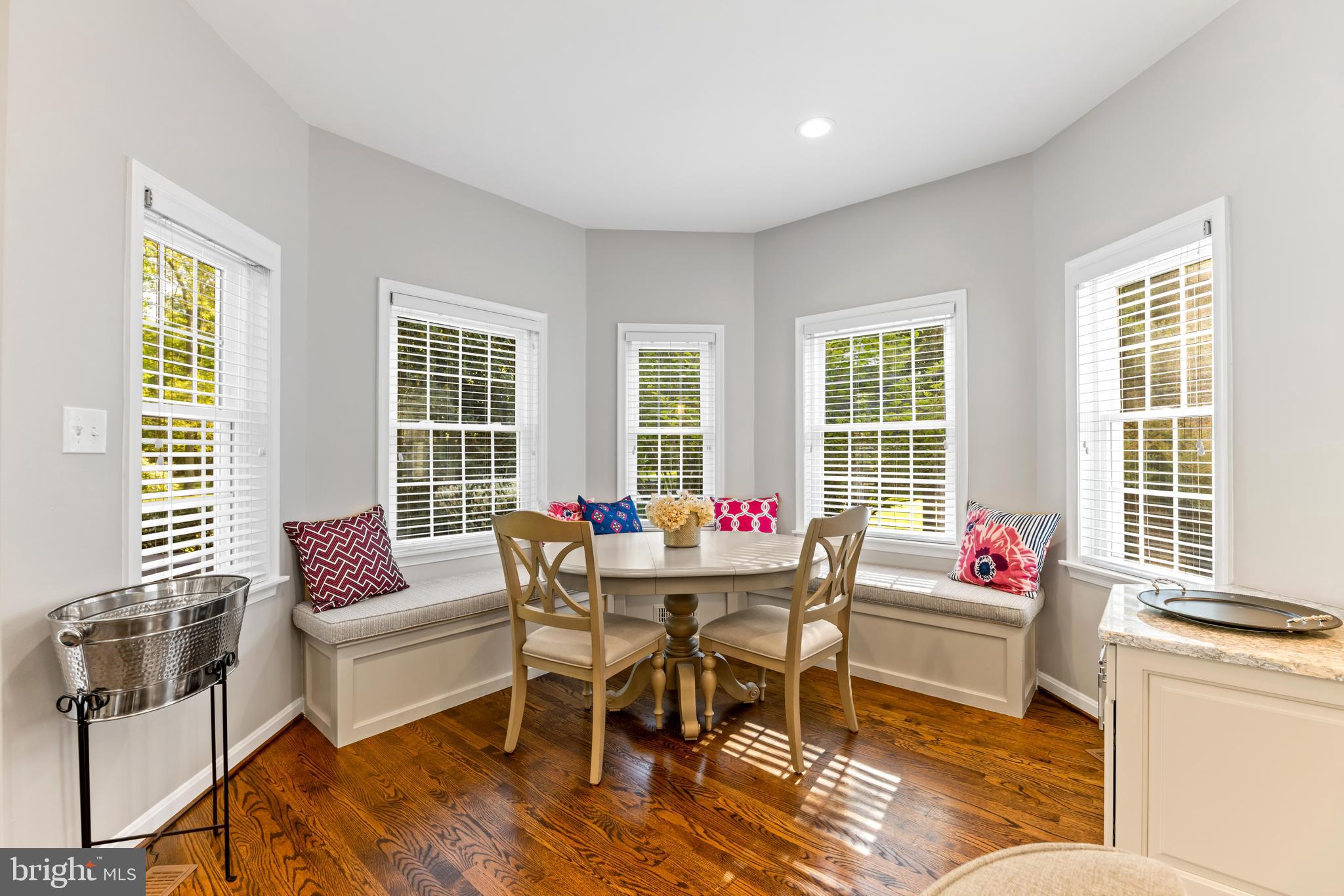 1552 Shipsview Road Annapolis, MD 21409 - Photo 34 of 129 Custom built dinette w/seating and storage