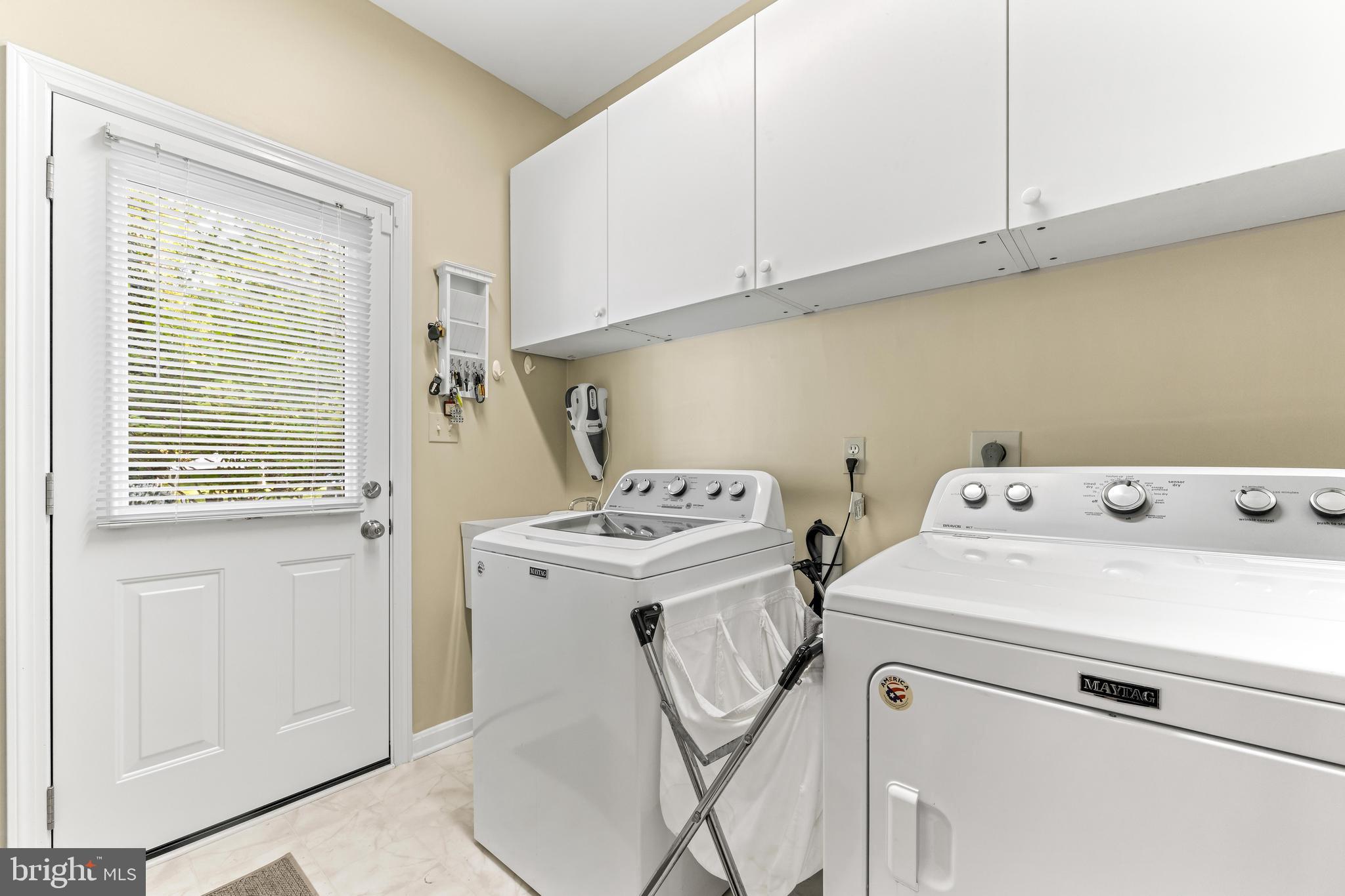 1552 Shipsview Road Annapolis, MD 21409 - Photo 40 of 129 Main floor laundry room w/door to backyard