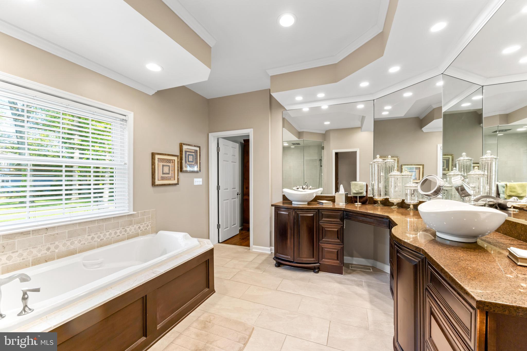 1552 Shipsview Road Annapolis, MD 21409 - Photo 56 of 129 Primary ensuite bathroom