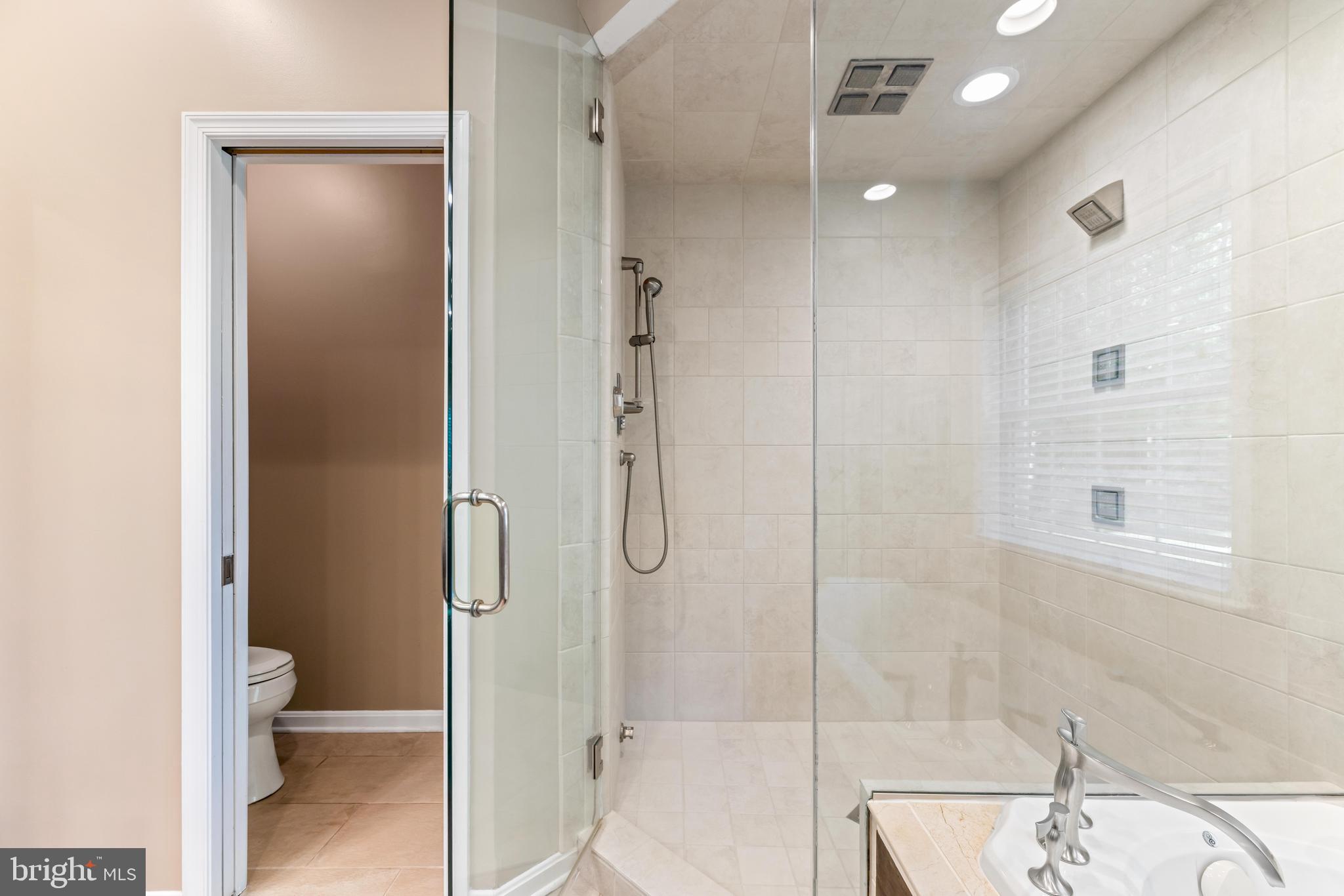 1552 Shipsview Road Annapolis, MD 21409 - Photo 61 of 129 Private water closet