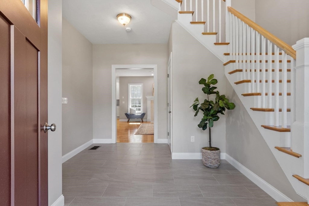 4 Jewett Road, Unit 4 Sterling, MA 01564 - Photo 3 of 36
