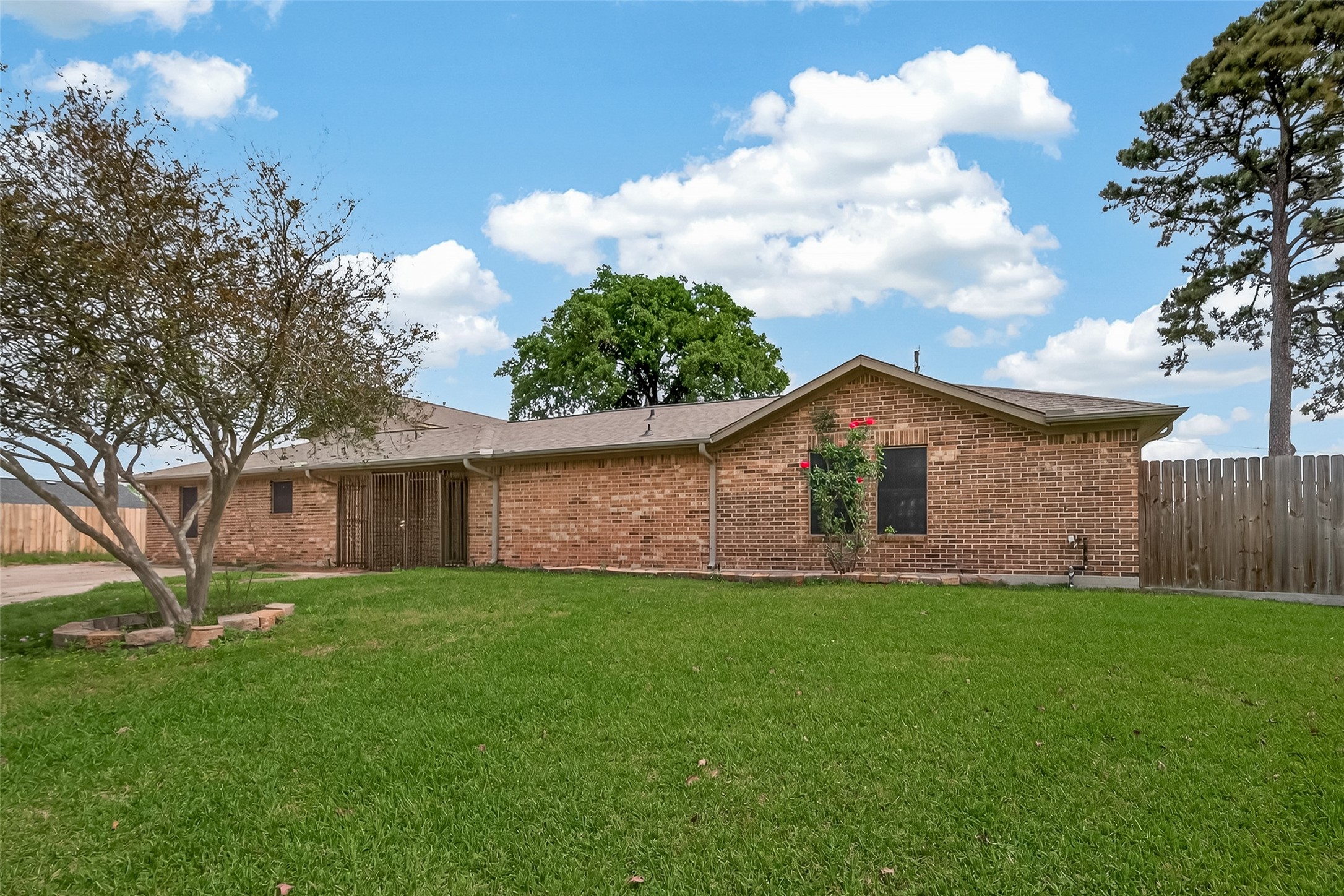 14731 Conover Court Houston, TX 77015 - Photo 3 of 49